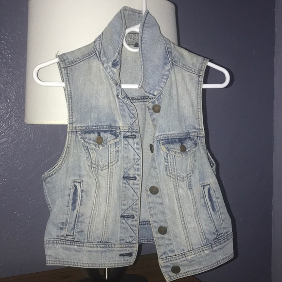 Denim blazer. Excellent condition! Never worn - Picture 2 of 2